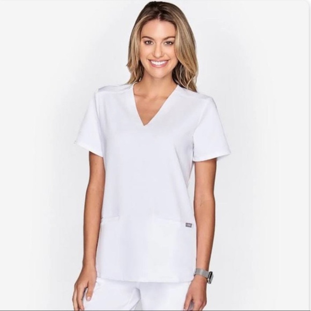 NWT FIGS Casma Three Pocket Scrub Top